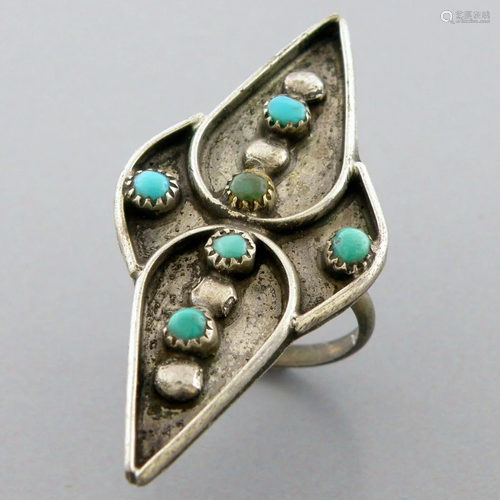 VINTAGE NAVAJO STERLING SILVER SNAKE EYES TURQUOISE RING LAR...