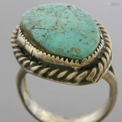 VINTAGE BEAUTIFUL NAVAJO STERLING SILVER TURQUOISE RING