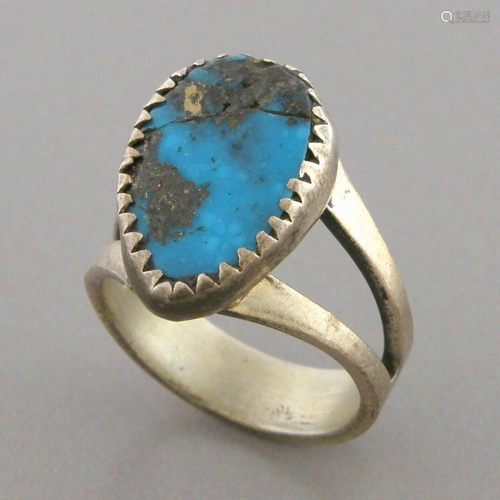 VINTAGE NAVAJO STERLING SILVER TURQUOISE RING