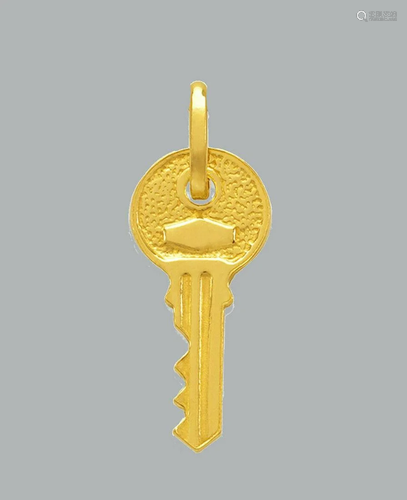 NEW 14K YELLOW GOLD KEY CHARM PENDANT SIZE 19mm