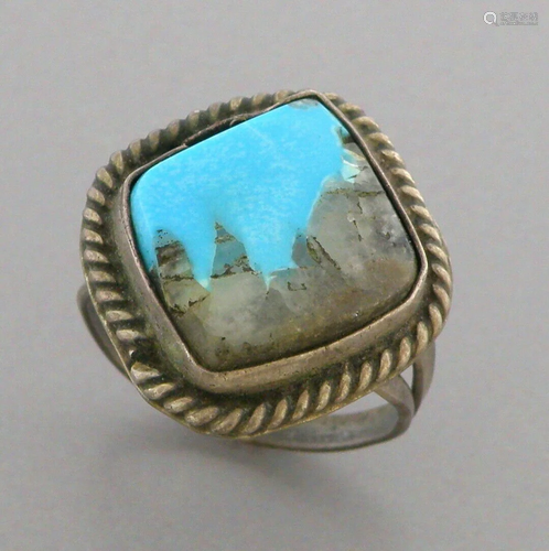 VINTAGE BEAUTIFUL NAVAJO STERLING SILVER TURQUOISE RING