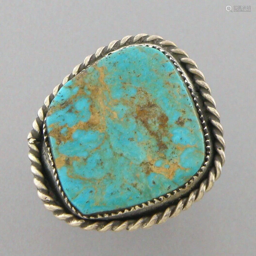 VINTAGE BEAUTIFUL NAVAJO STERLING SILVER TURQUOISE RING