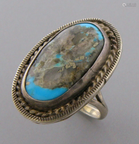 VINTAGE BEAUTIFUL NAVAJO STERLING SILVER TURQUOISE RING