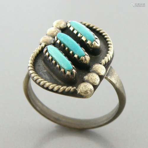 VINTAGE BEAUTIFUL NAVAJO STERLING SILVER TURQUOISE RING