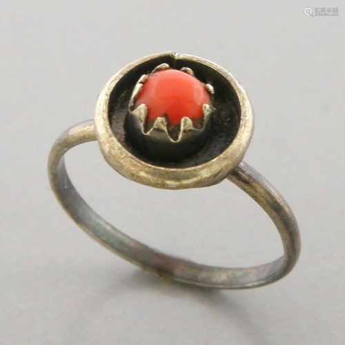 VINTAGE BEAUTIFUL NAVAJO STERLING SILVER OX BLOOD CORAL RING...