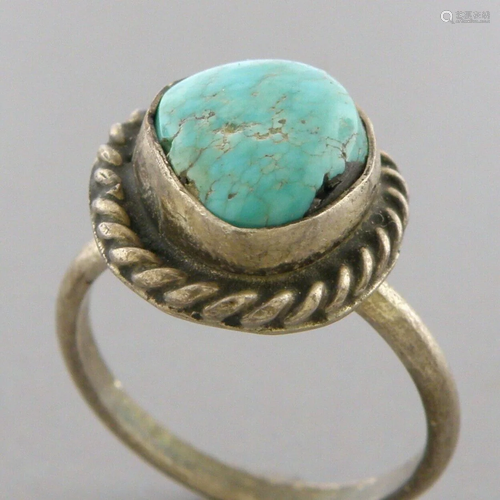 VINTAGE BEAUTIFUL NAVAJO STERLING SILVER TURQUOISE RING SIZE...