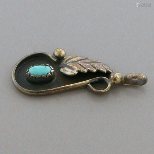 VINTAGE NAVAJO STERLING SILVER TURQUOISE PEAR SHAPE PENDANT