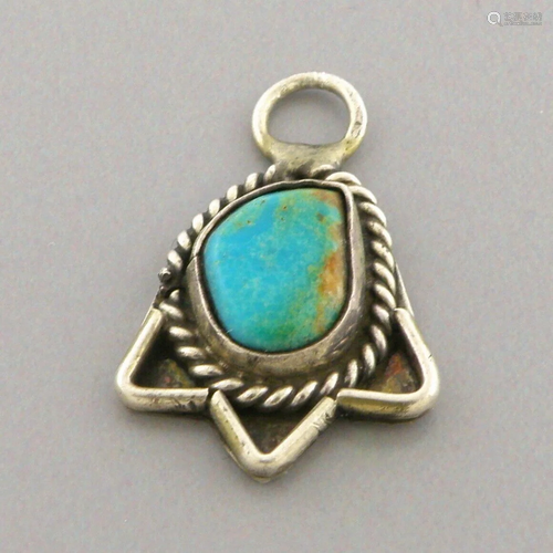 VINTAGE NAVAJO STERLING SILVER TURQUOISE PENDANT