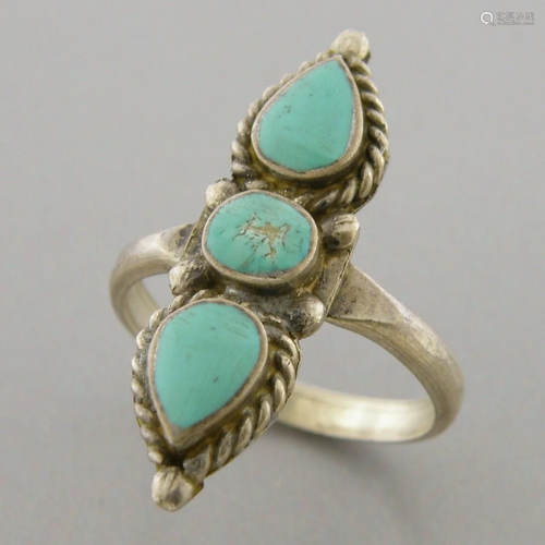 VINTAGE BEAUTIFUL NAVAJO STERLING SILVER TURQUOISE RING SIZE...