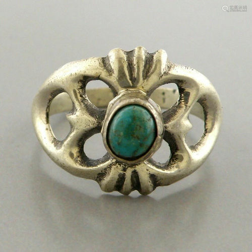 VINTAGE SOUTHWESTERN STERLING SILVER TURQUOISE RING 8.5