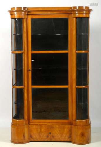 Mobilier Vitrine Biedermeier en placage de bois fruitier ouv...