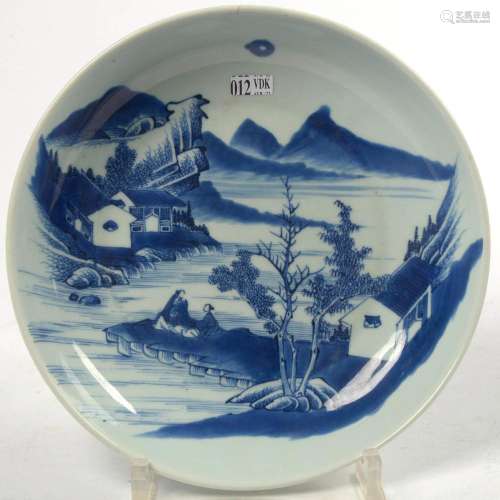 Art chinois Plat rond en porcelaine de Chine au décor bleu e...