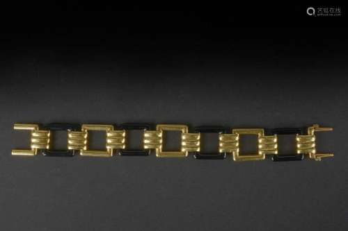 Joaillerie Bracelet composé de larges mailles en or jaune 18...
