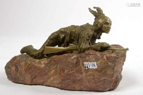 Sculptures "Indien à l'affût" en bronze à pati...