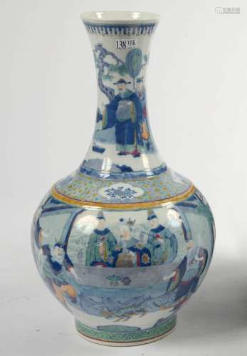 Art chinois Grand vase pansu en porcelaine polychrome de Chi...