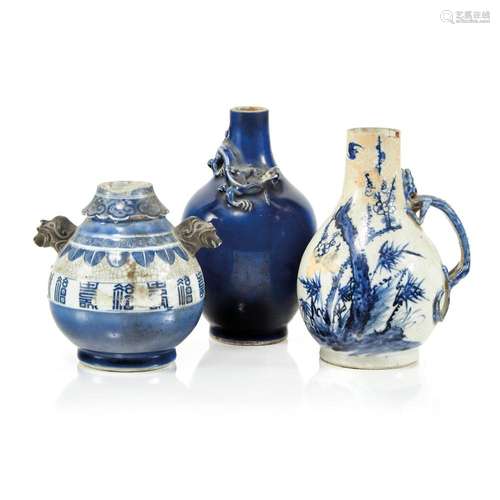 GRUPPO DI TRE VASI - GROUP OF THREE VASES