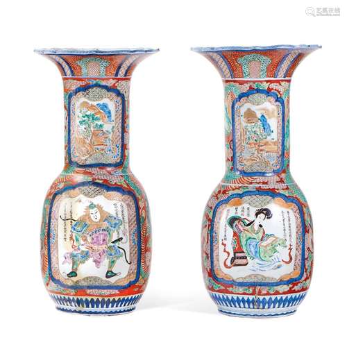 COPPIA DI GRANDI VASI - PAIR OF LARGE VASES