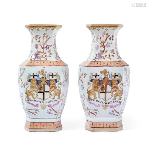 COPPIA DI VASI - PAIR OF VASES