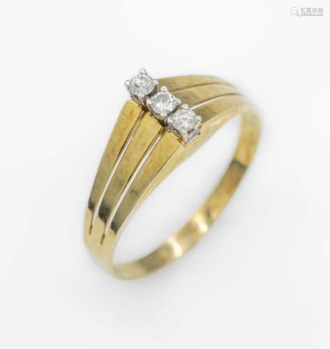 14 kt gold ring with brilliants