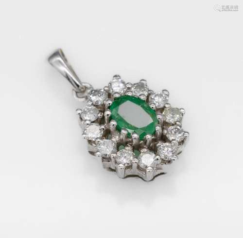 14 kt gold pendant with emerald and brilliants