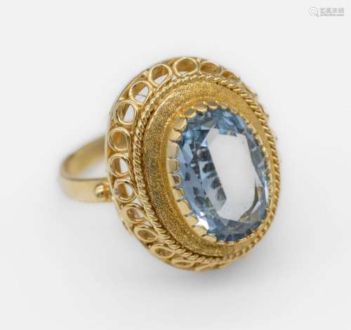 14 kt gold ring with synth. spinel