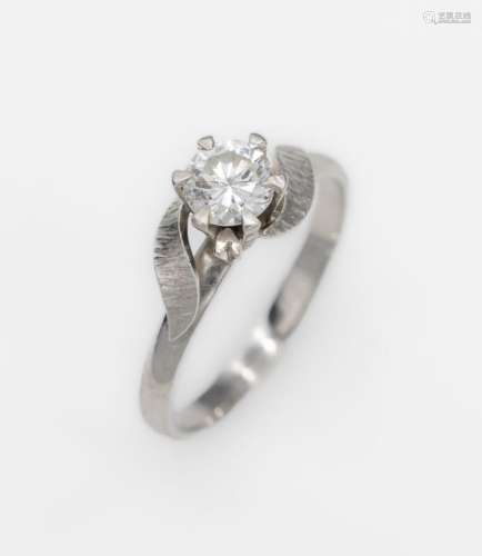 Platinum ring with brilliant,