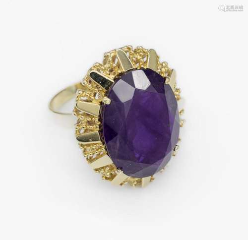 14 kt gold ring with amethyst