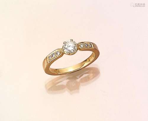 18 kt gold ring with brilliants,