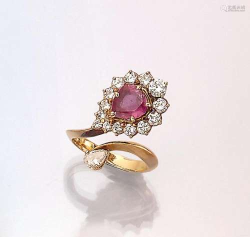 18 kt gold ruby-diamond-ring