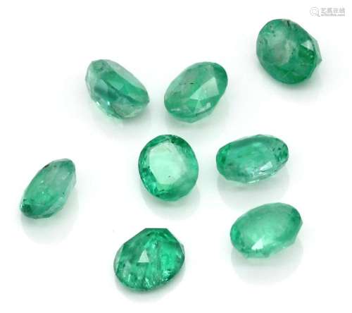 Lot 8 loose bevelled emeralds, total 5.50 ct, oval