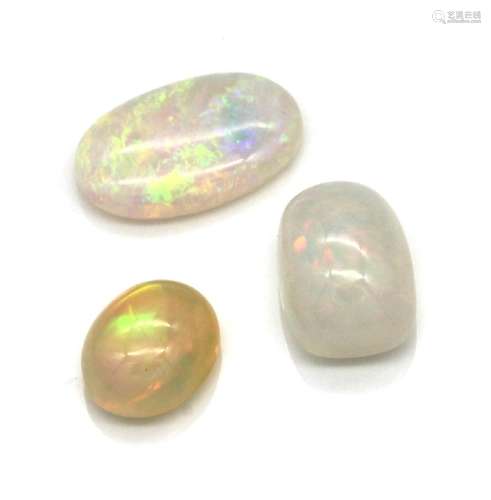 Lot 3 loose opals, total 10.62 ct, with nice play of