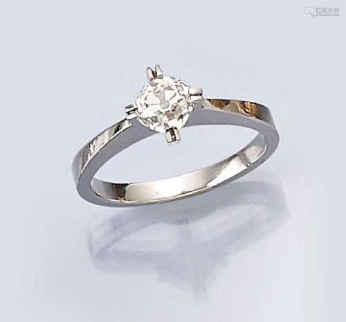 18 kt gold diamond-solitaire-ring
