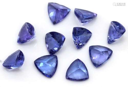 Lot 10 loose bevelled tanzanite triangle
