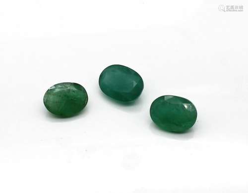 Lot 3 loose emeralds