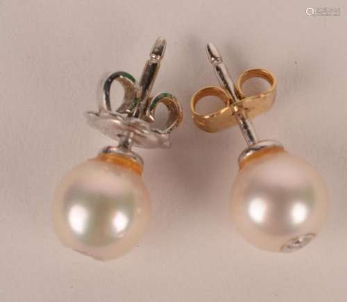 Paire de boucle d'oreilles avec perle