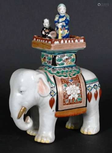 CHINE éléphant en porcelaine