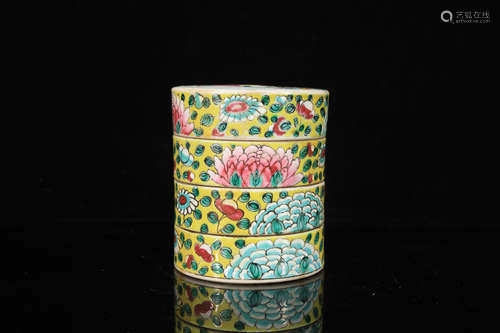 Famille Rose Character with Flower Pattern Porcelain Lid Box