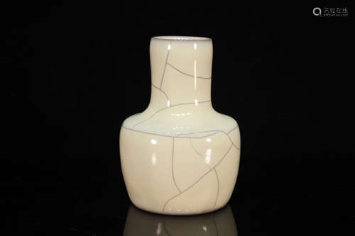 Ge Type Porcelain Vase