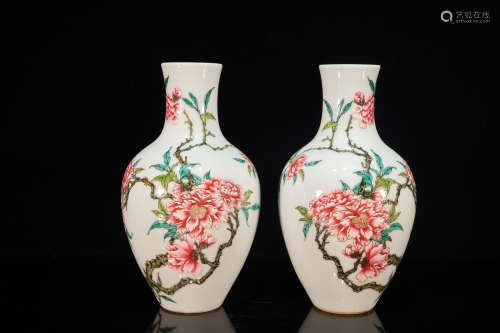 Pair of Drawing Flower Porcelain Vase