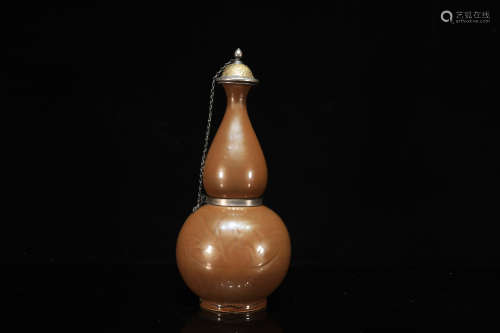 Brown Glazed Gourd Shape Porcelain Vase