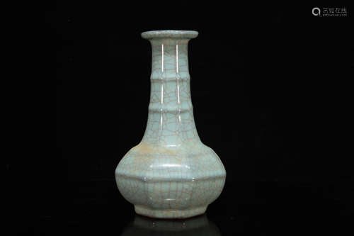 Ge Type Porcelain Vase