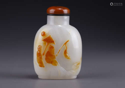 Agate snuff bottle in Qing Dynasty