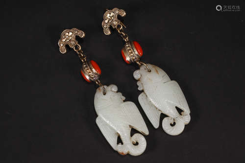 Hetian jade earrings in Qing Dynasty