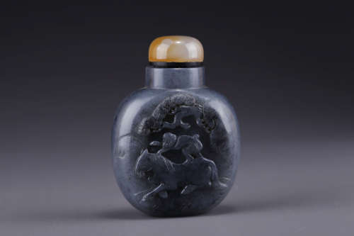 Qing Dynasty Hotan jade blue and white seed snuff bottle