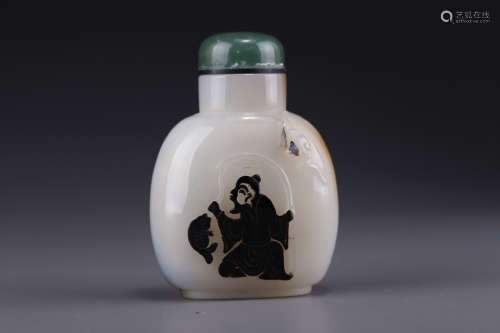Agate figure snuff bottle in Qing Dynasty