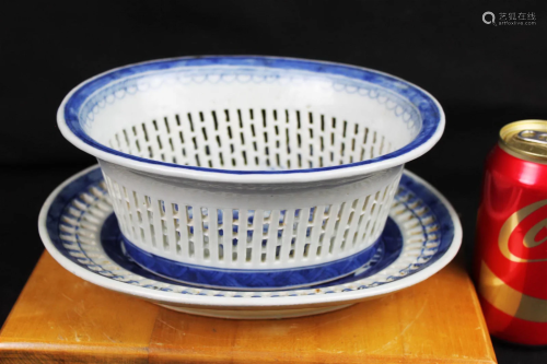 18th century Chinese Blue&White Grill Net Porcelain Bowl