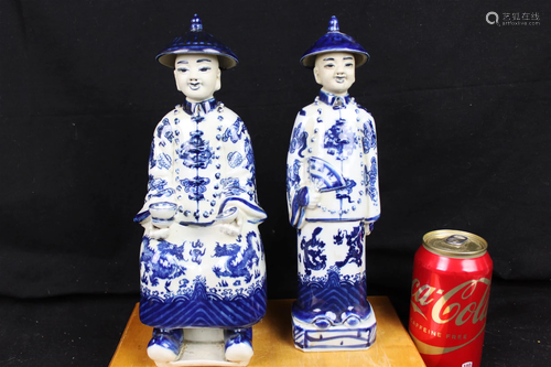 A Pair Antique Chinese Porcelain Figures