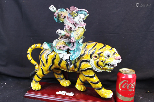 Antique Chinese Porcelain Tiger/figure