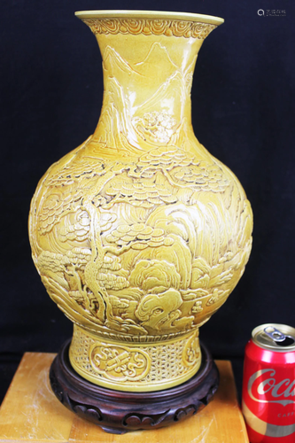 Chinese Green/Yellow Gild Porcelain Vase