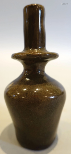 A LongQuan ware celadon small vase. Yuan Dynasty - Ming Dyna...